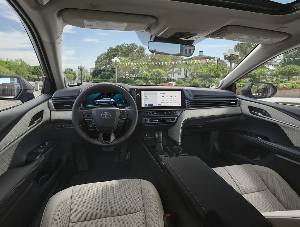 Toyota Camry Hybrid 2025